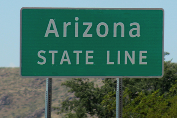 Arizona state line sign