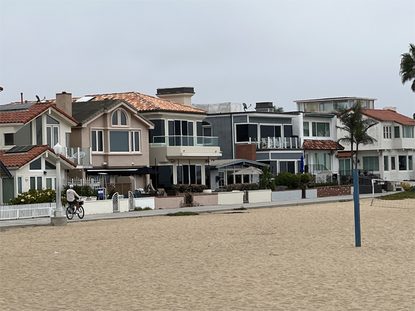 Balboa beach and rental houses
