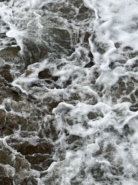 ocean waves by Balboa pier