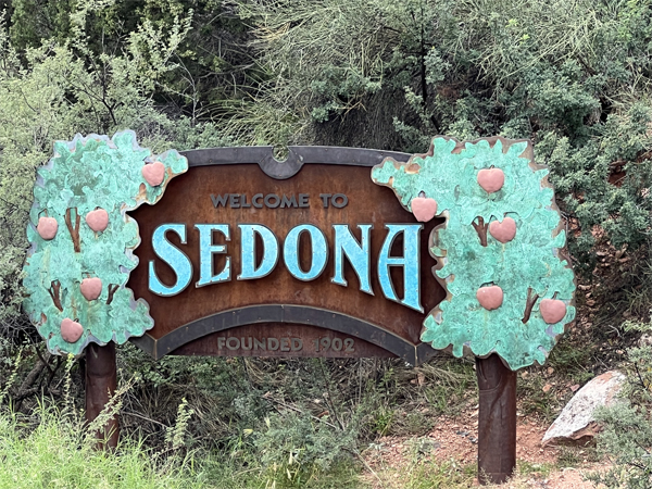 welcome to Sedona sign