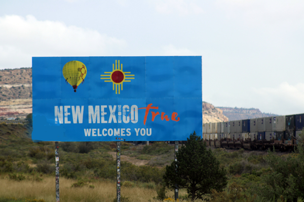 New Mexico eelcome sign