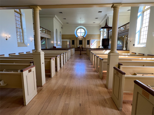 inside The Lucille Ryals Thompson Colonial Chapel
