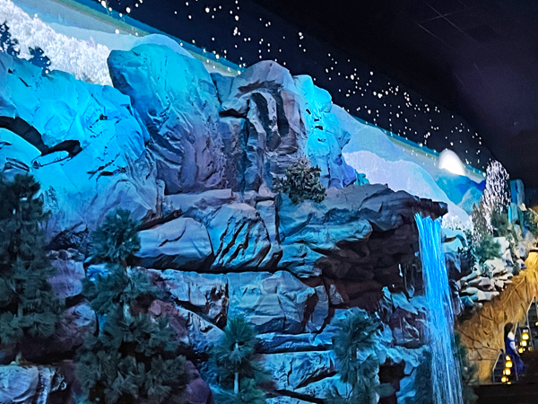 waterfall at Dolly Parton's Dinner Show