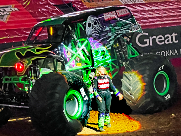 KRYSTEN ANDERSON and GRAVE DIGGER