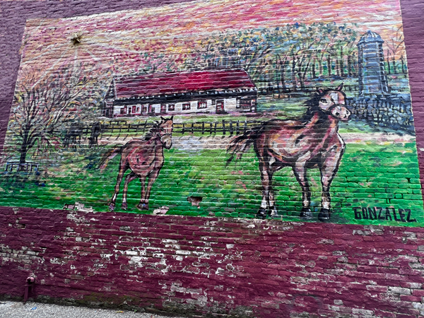 horse mural in Georgetown, KY