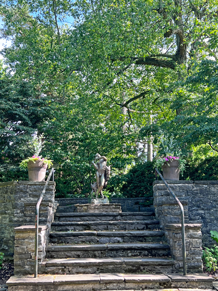 Lady Of Gaillardia statue