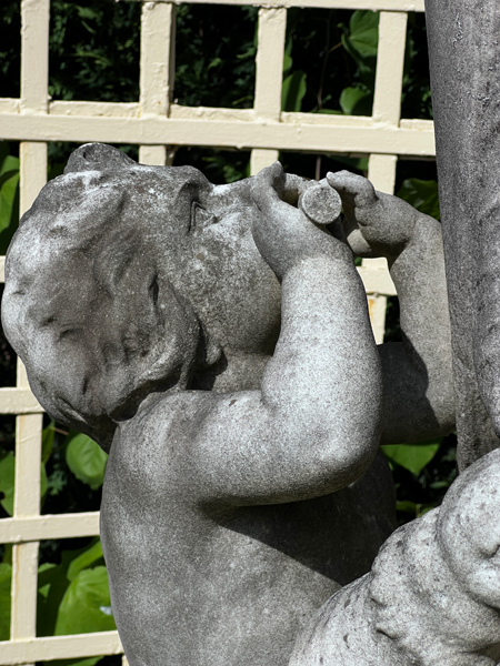 baby at statue