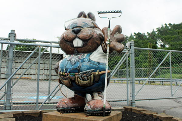 Punxsutawney Phil groundhog statue