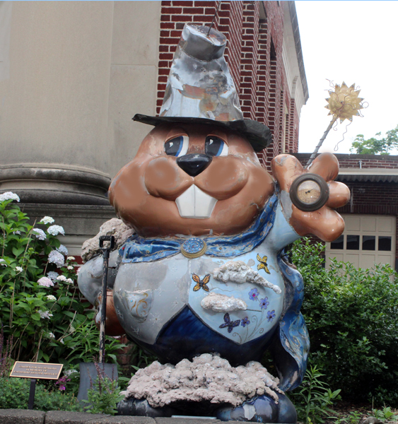 Punxsutawney Phil groundhog statue