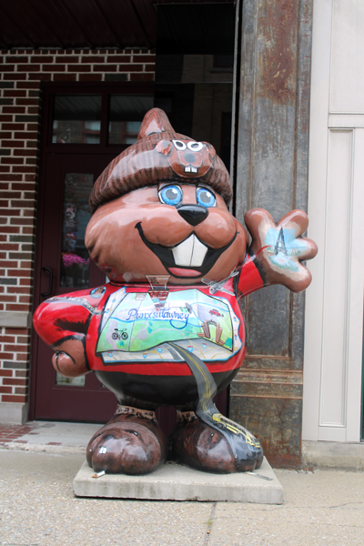 Punxsutawney Phil groundhog statue