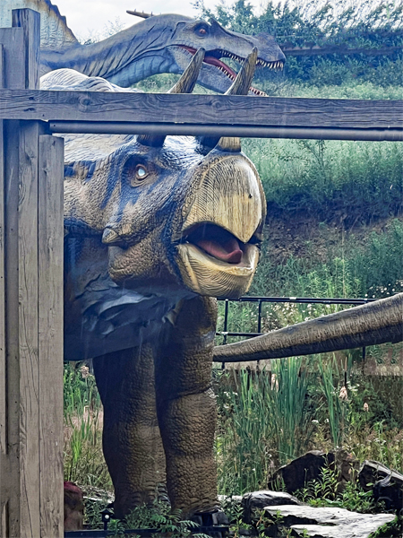 2 dinosaurs