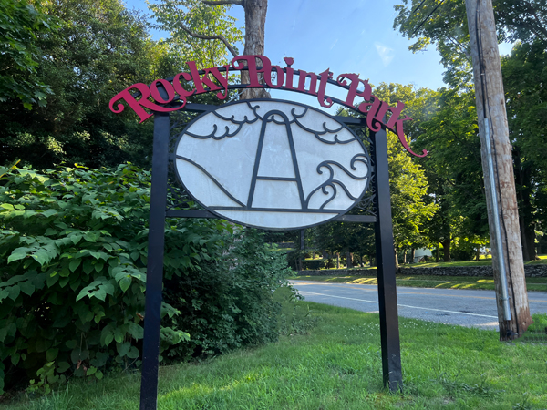 Rocky Pont Park sign