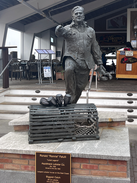 Ronald Fatulli statue