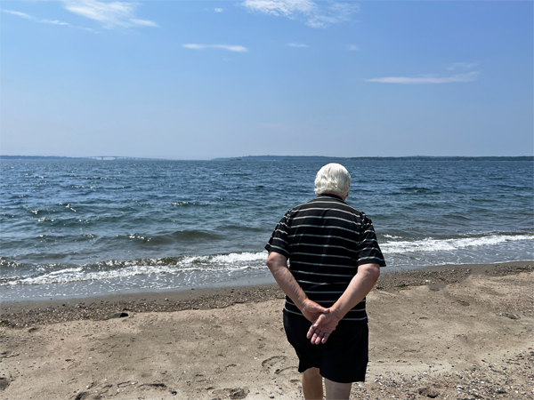 Lee Duquette on the beach