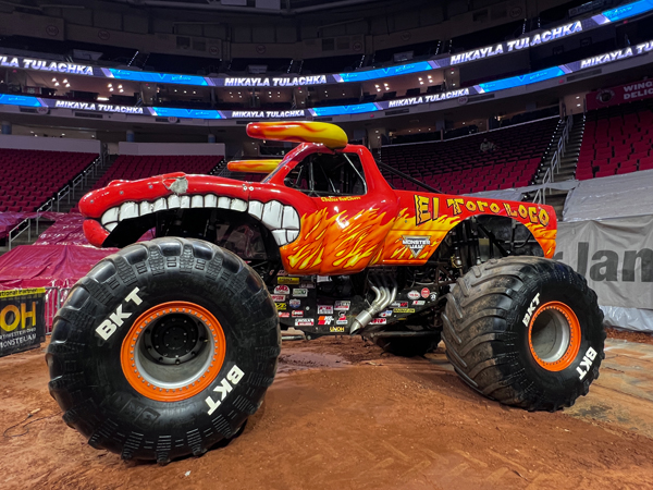 EL TORO LOCO Monster truck