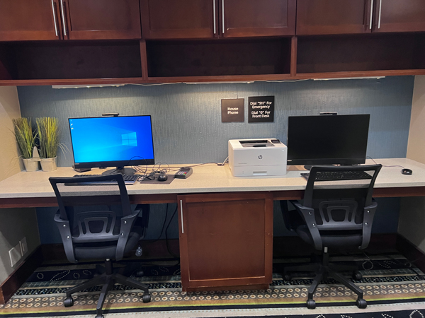 Hampton Inn computer area