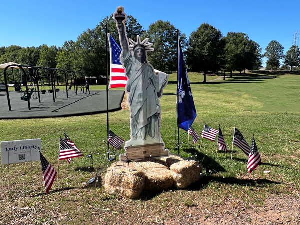 Lady Liberty scarecrow 140