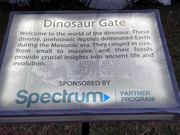 dinsosaur gate sign