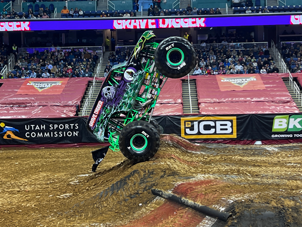 Krysten Anderson in Grave Digger 