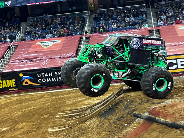 Krysten Anderson in Grave Digger