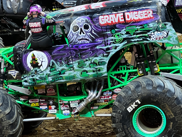 Krysten Anderson in Grave Digger