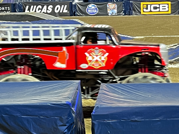 AXE Monsyer Truck