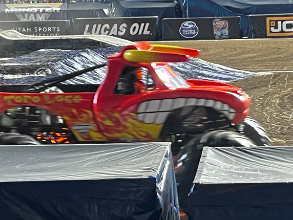 El toro Loco Monsyer Truck