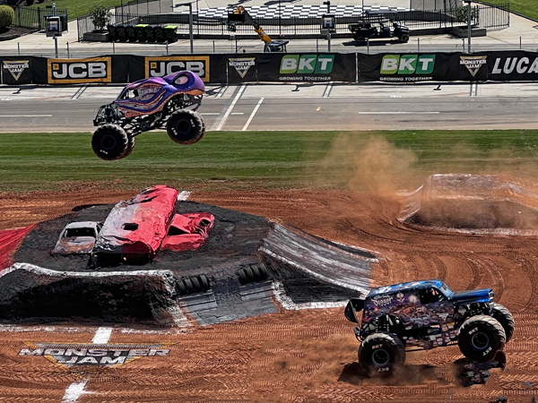 Son-uva Digger defeated Kracken Monster Truck