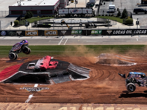 Son-uva Digger defeated Kracken Monster Truck