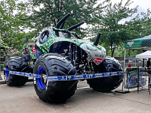 Jurassic Attack Monster Truck