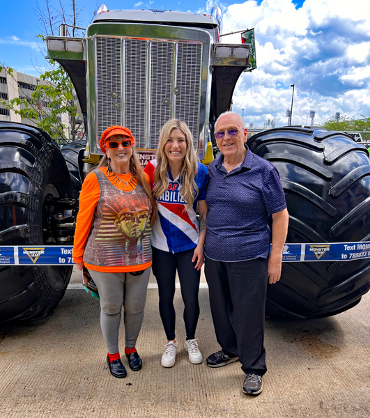 Karen and Lee Duuette with Cynthia Gauthier.