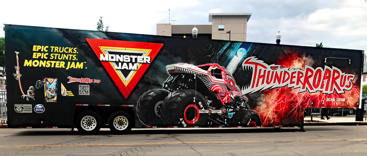 ThunderROARus tiow truck