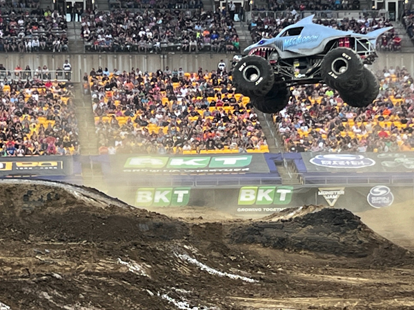 Megalodon Monster Truck