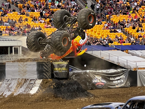 El Toro Loco Monster Truck