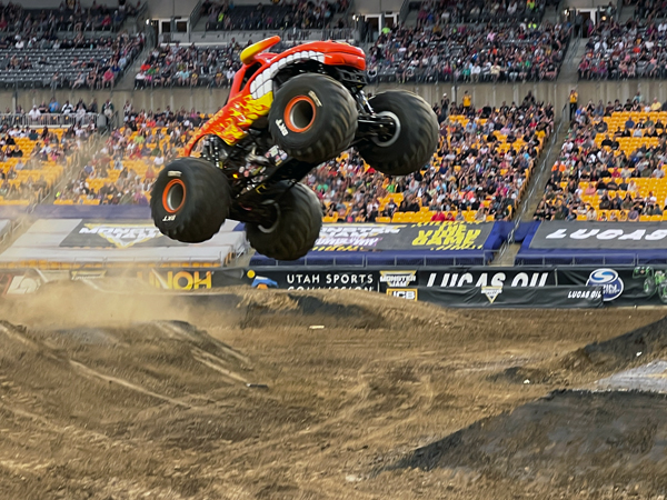 El Toro Loco Monster Truck