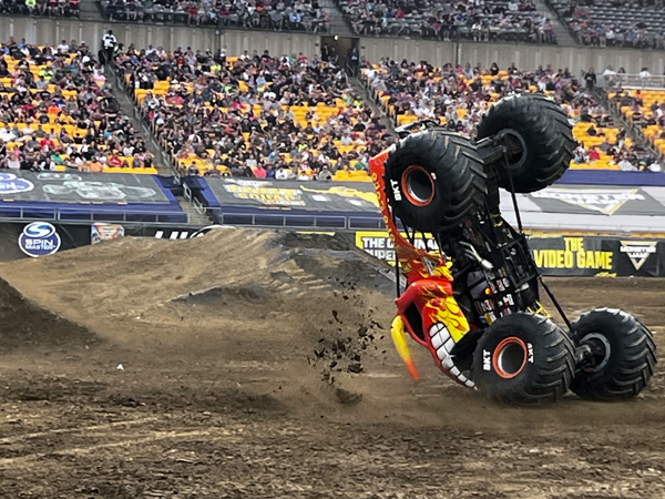 El Toro Loco Monster Truck