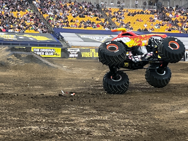 El Toro Loco Monster Truck