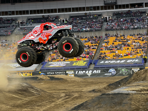 ThunderROARus Monster Truck 