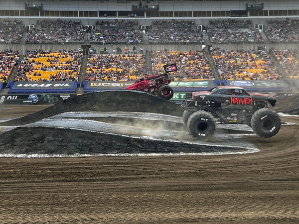 Mayhem and Vendetta Mosnter Trucks racing