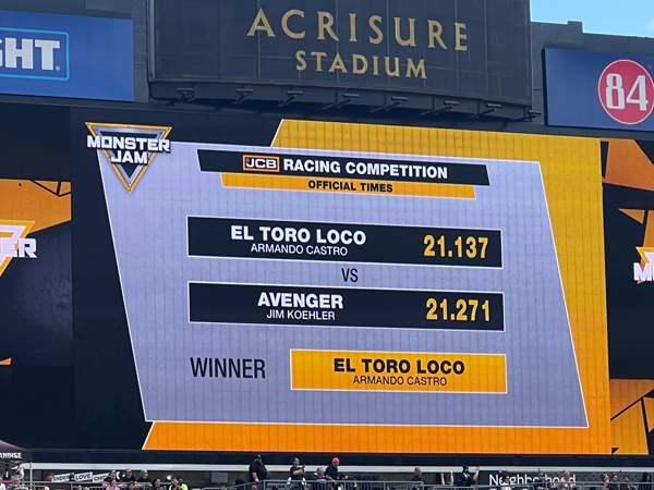 El Toro Loco beat Avenger