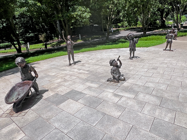 children's statues