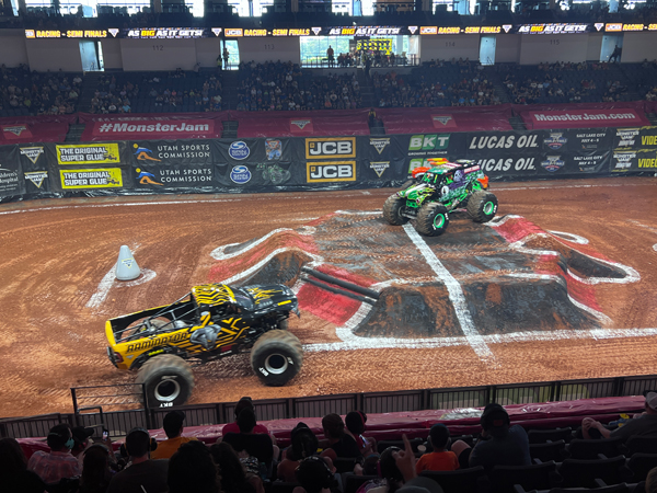 El Toro Loco and Raminator racing