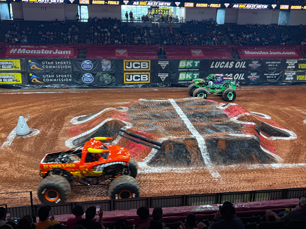 El Toro Loco and Grave Digger racing