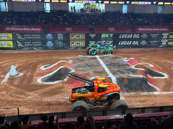 El Toro Loco and Grave Digger racing