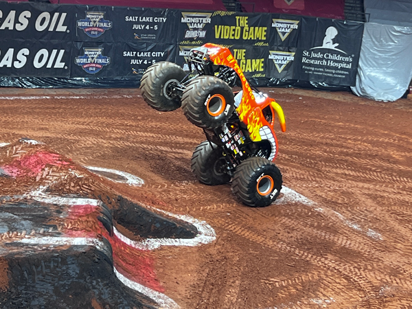 El Toro Loco Monster Truck 