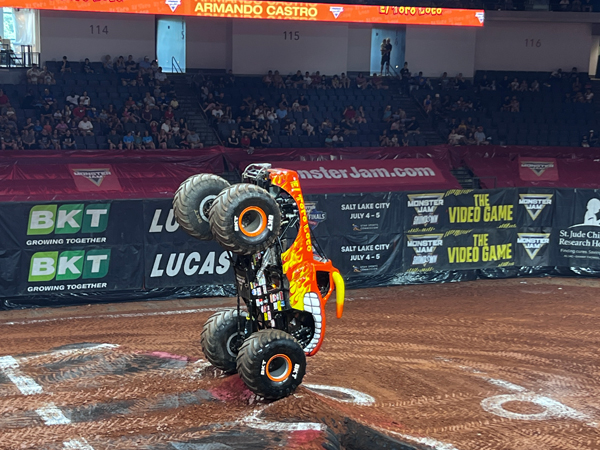 El Toro Loco Monster Truck 
