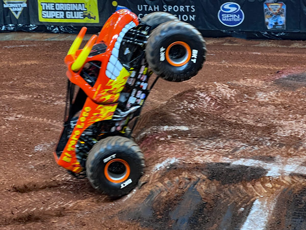 El Toro Loco Monster Truck 