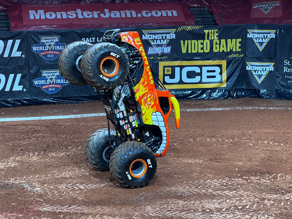 El Toro Loco Monster Truck 