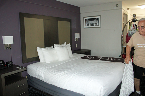 La Quinta by Wyndham Hotel room