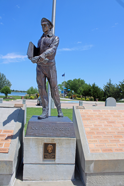 U,S. Armycorps statue